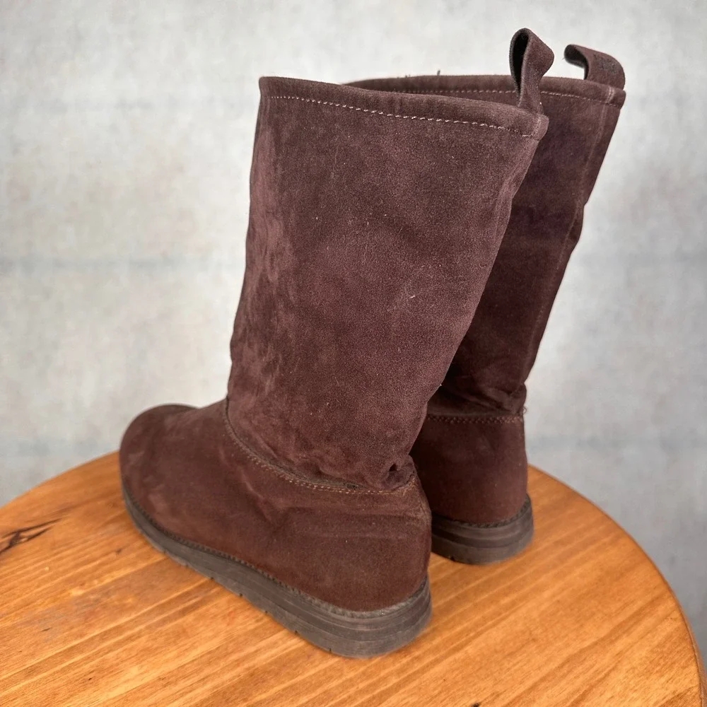 Muk Luks Faux Suede Boots Womens Size 8 Brown Good Knit Lined Mid Calf Pull On